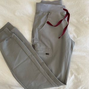 FIGS Zamora scrub pants in grey